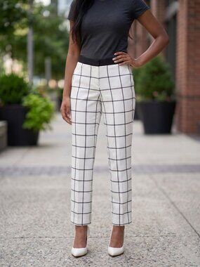 ✨ Express “Editor” White + Black Windowpane Plaid Dress Pants - Size 8L✨